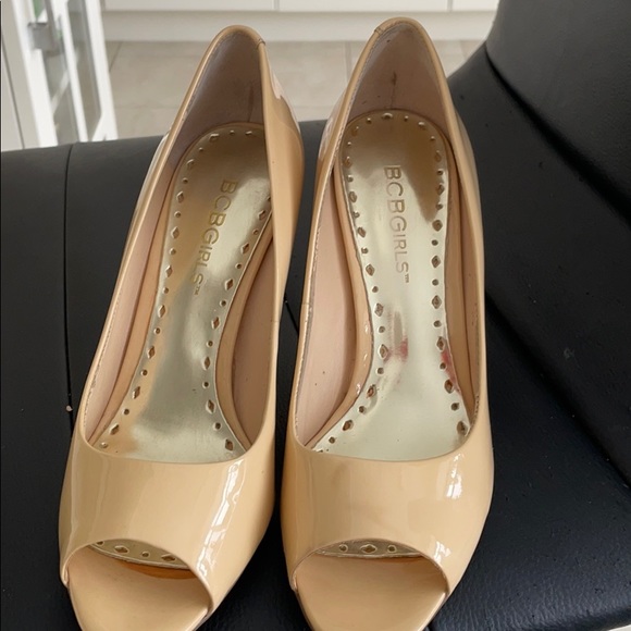 BCBGirls Peep Toe kitten heels - Picture 5 of 5